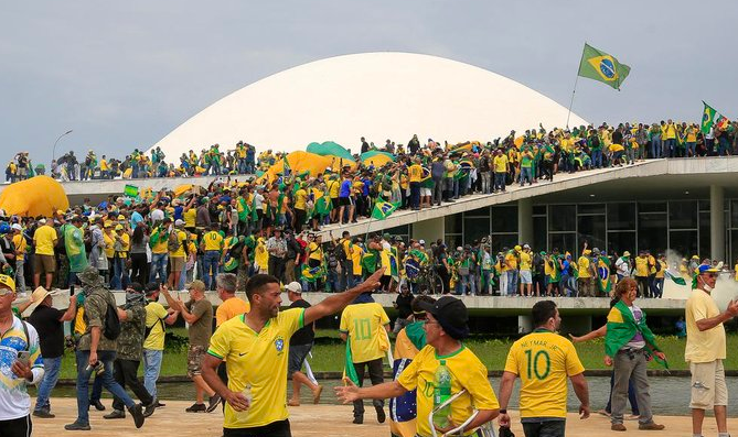 Moraes concede soltura a outros 130 detidos em decorrência de protestos em Brasília