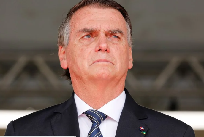 “Bolsonaro remove Cabo Gilberto da Presidência do PL em João Pessoa.”
